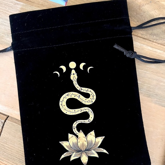 New! Black Velvet Witchy Jewelry Crystal or Tarot Card Pouch - Picture 3 of 4